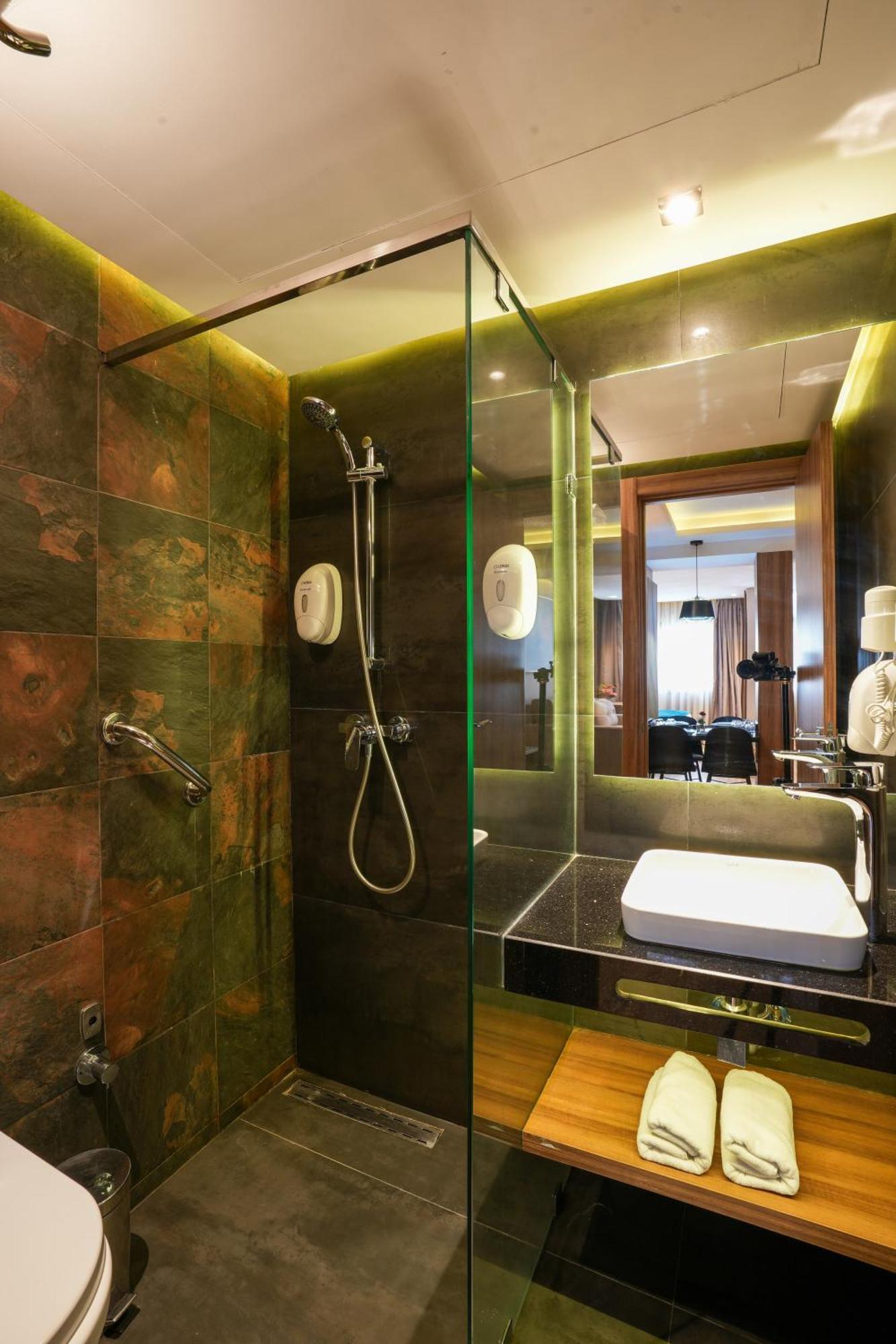 First Suites Hotel Рабат Екстериор снимка